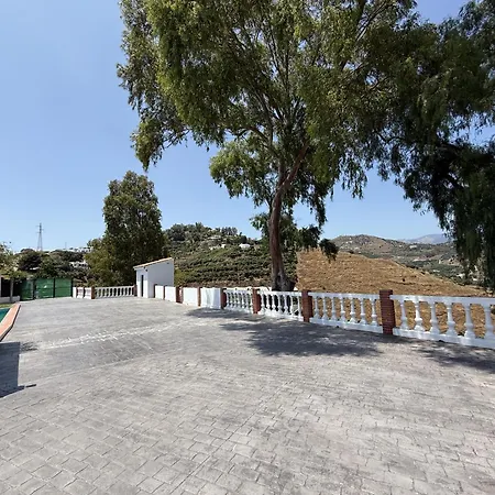 Paradise - Alminares Villa