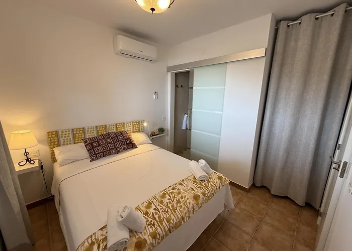 Paradise - Alminares Vila *